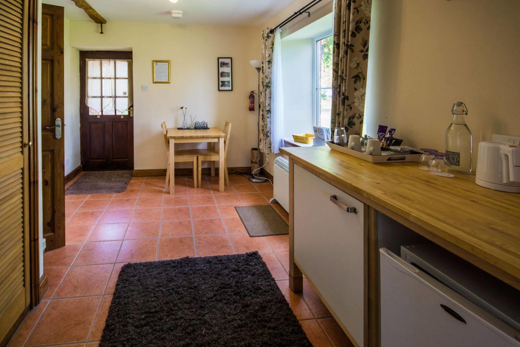 Bed and Breakfast Hills Farm Лемінстер Екстер'єр фото